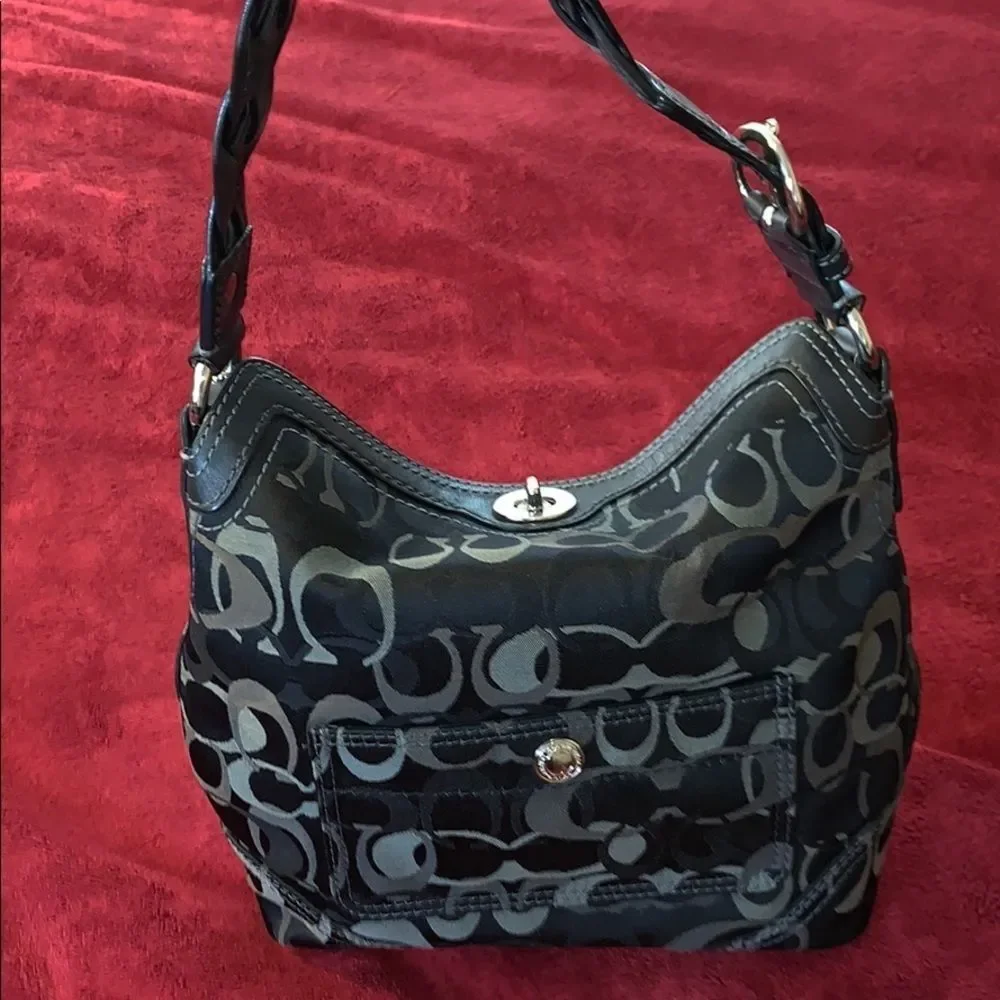 COACH SIGNATURE CANVAS BLACK CHELSEA HOBO